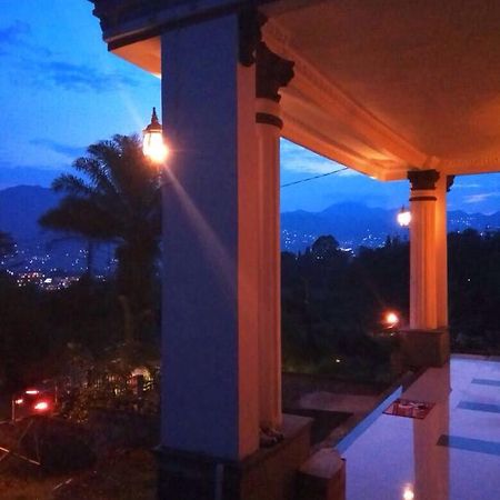 Villa Bravira Cisarua Kültér fotó